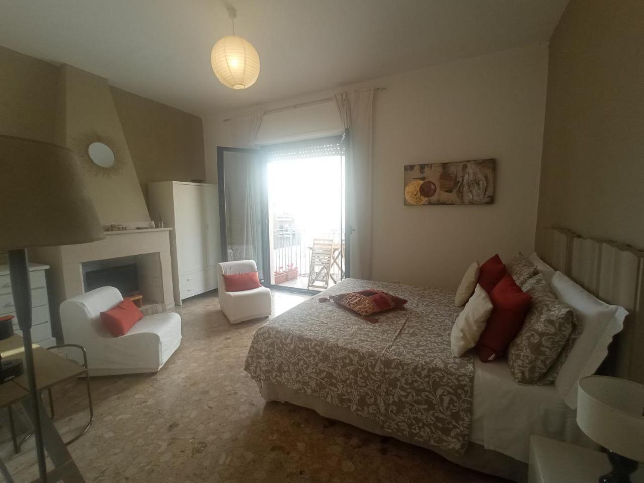 Myhouse Hotel Olbia Bagian luar foto